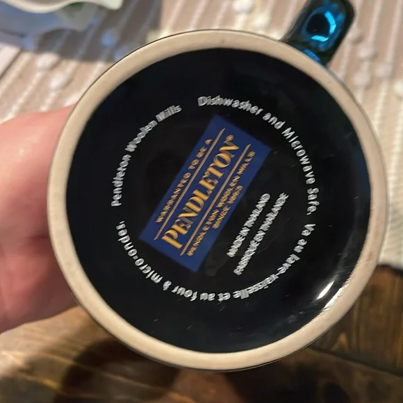 Oversized Pendleton Mug 18oz - Picture 5 of 5